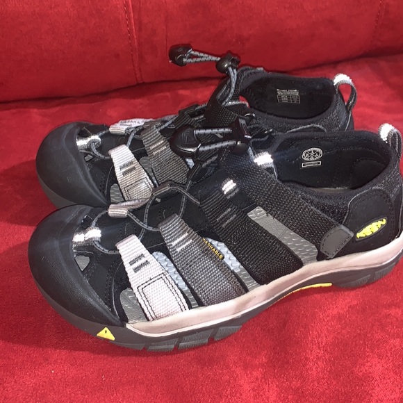KEEN Sandals BIG KIDS' NEWPORT H2 Water Shoes - Picture 2 of 8